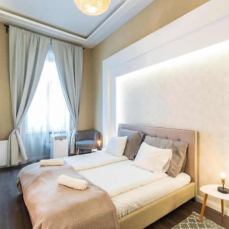 Spacious Luxury Apartment At The Heart Of Budapest Exterior photo