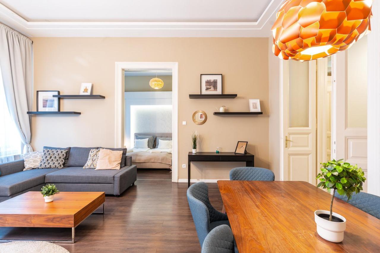 Spacious Luxury Apartment At The Heart Of Budapest Exterior photo